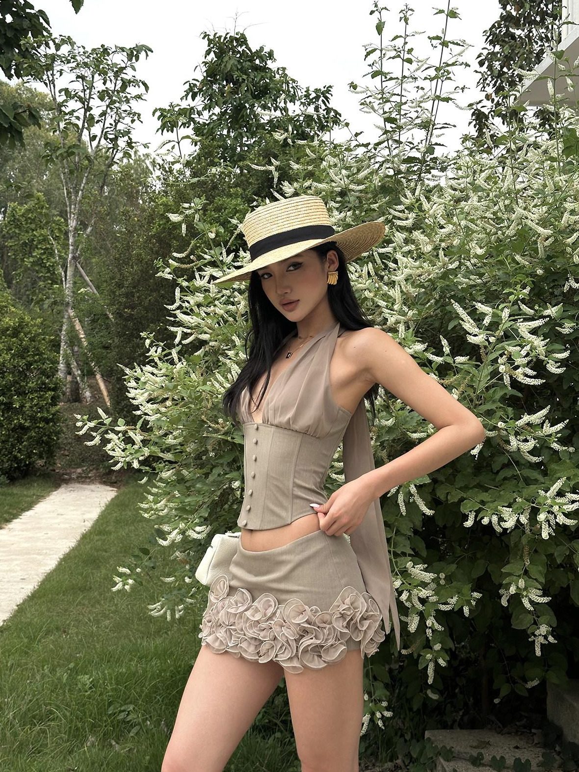 rovente Original Backless V-neck Halter Slim Fit Padded Crop Women Khaki Camisoles