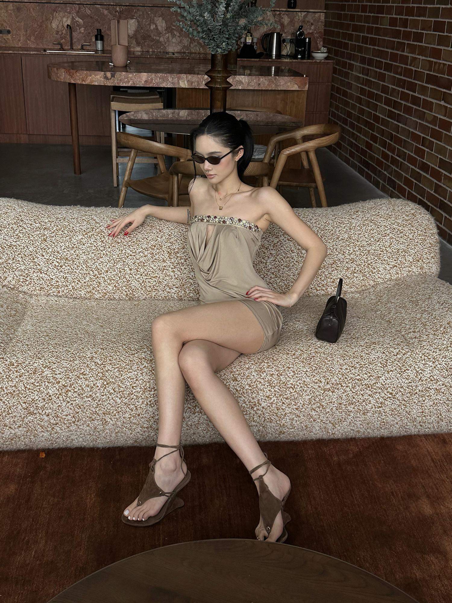 rovente Elegant Embellished Strapless Bodycon Knit Party Travel Khaki Mini Desses