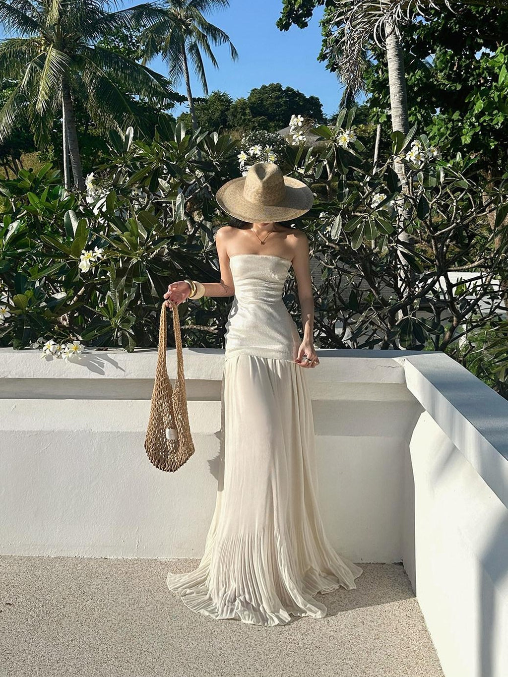 rovente test Elegant Shimmer Strapless Slim Natural Waist Travel Beige Maxi Dresses