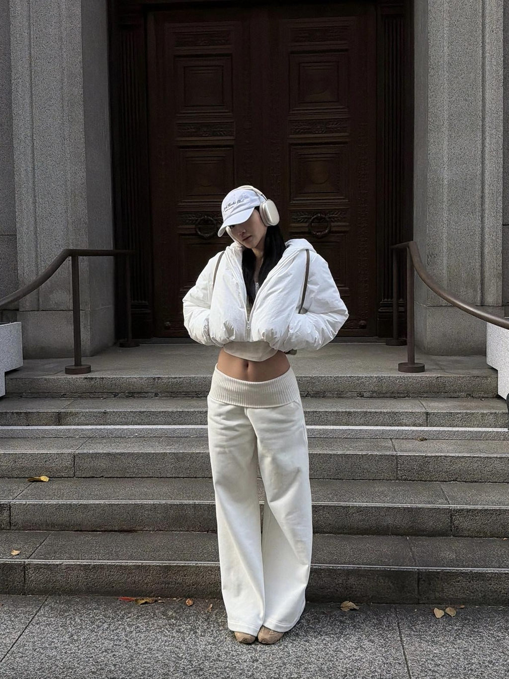 rovente High Stretch High Waist Flare Pocket Casual Minimalist Women White Sweatpants