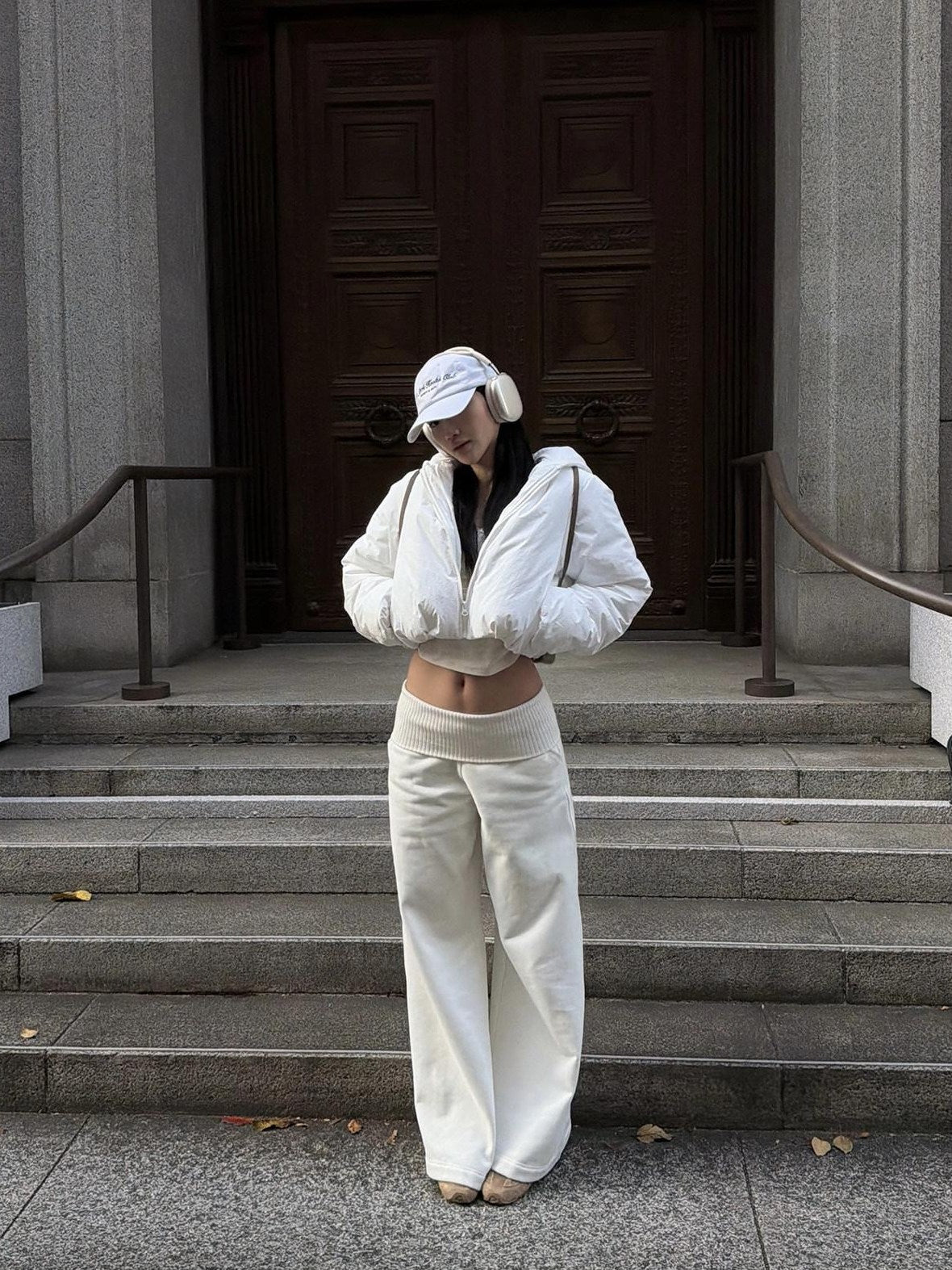 rovente High Stretch High Waist Flare Pocket Casual Minimalist Women White Sweatpants