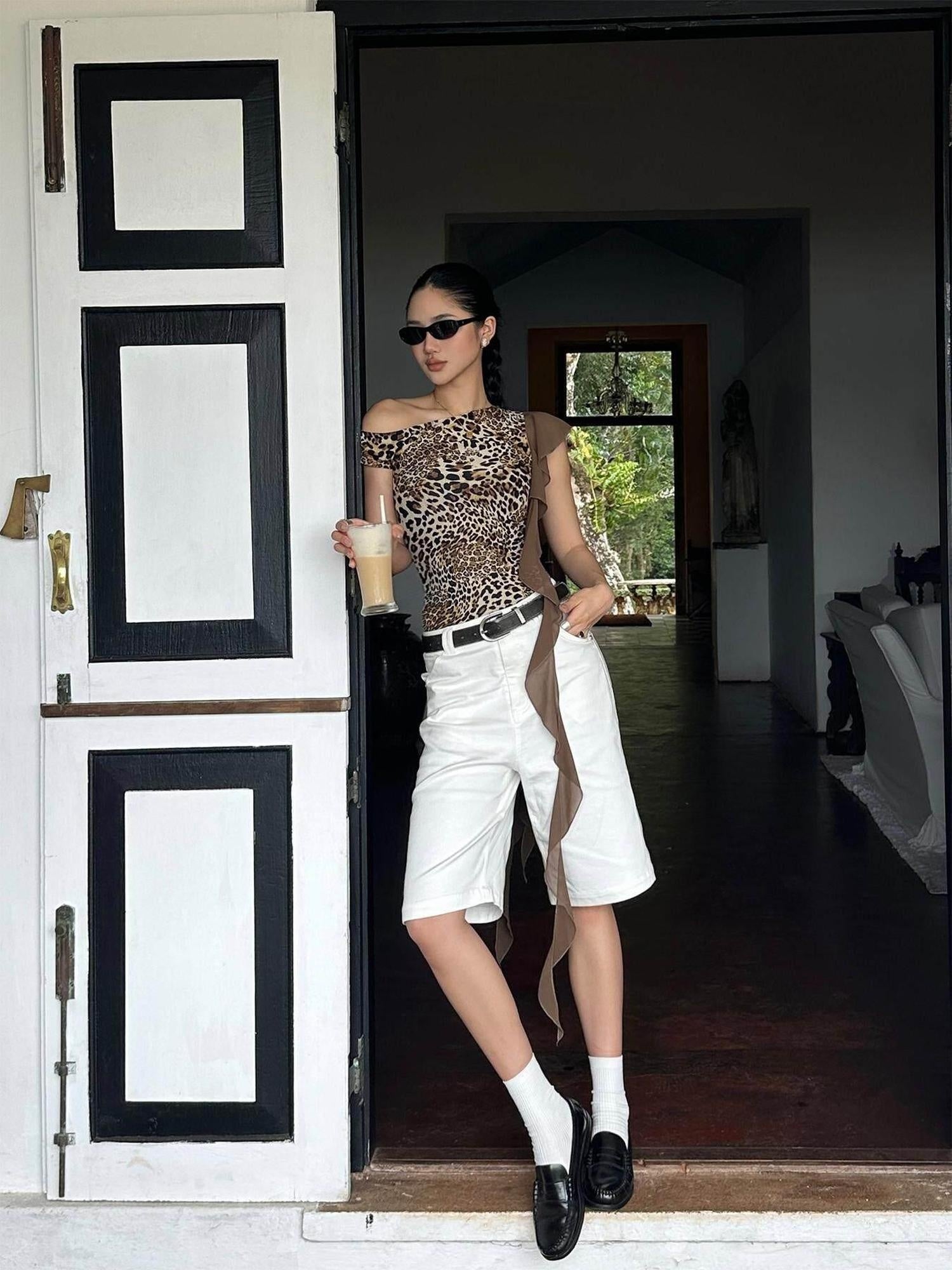 rovente Stretch Polyester Edgy Slim Cropped Asymmetric Leopard Print Shot Sleeve T-Shits