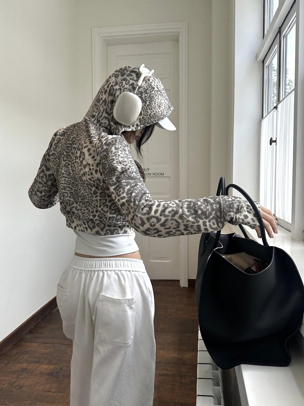 rovente Leopard Print Oversized Cropped Hooded Zip Women 100 Percent Cotton Hoodie
