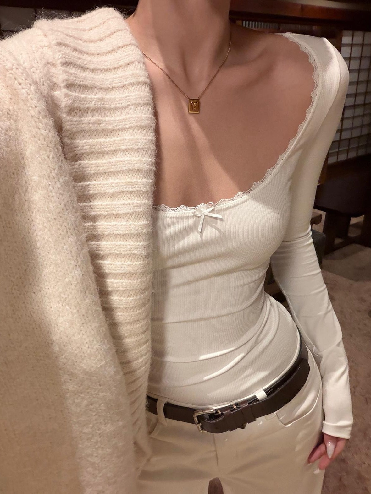 rovente Cotton Blend 3D Bow Slim Casual Pullover Women White Long Sleeve T-Shits