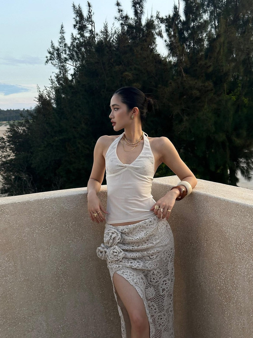 rovente Sparkle Sequin Splice Slim Fit Office Chic White Polyester Camisoles