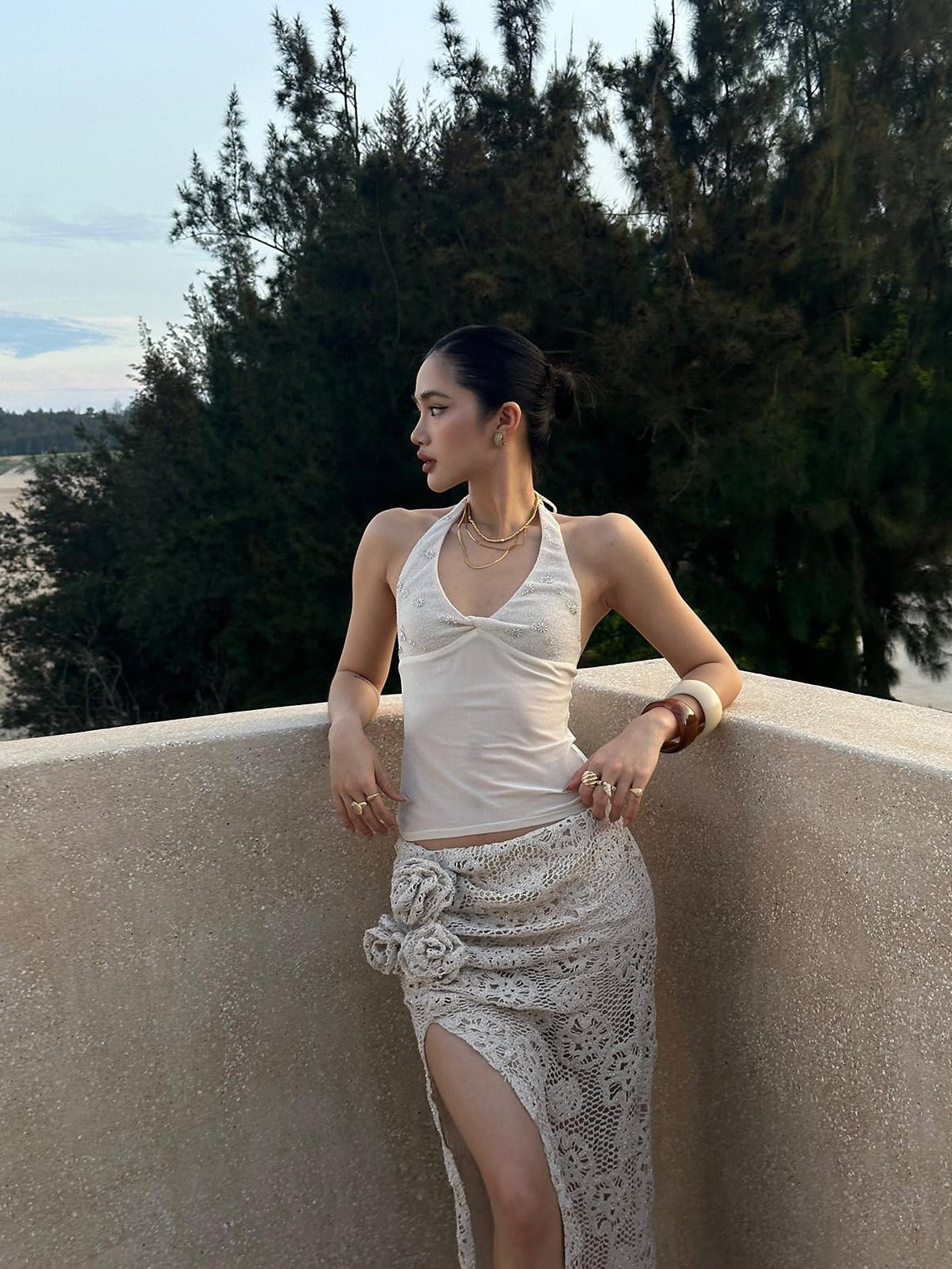 rovente Sparkle Sequin Splice Slim Fit Office Chic White Polyester Camisoles