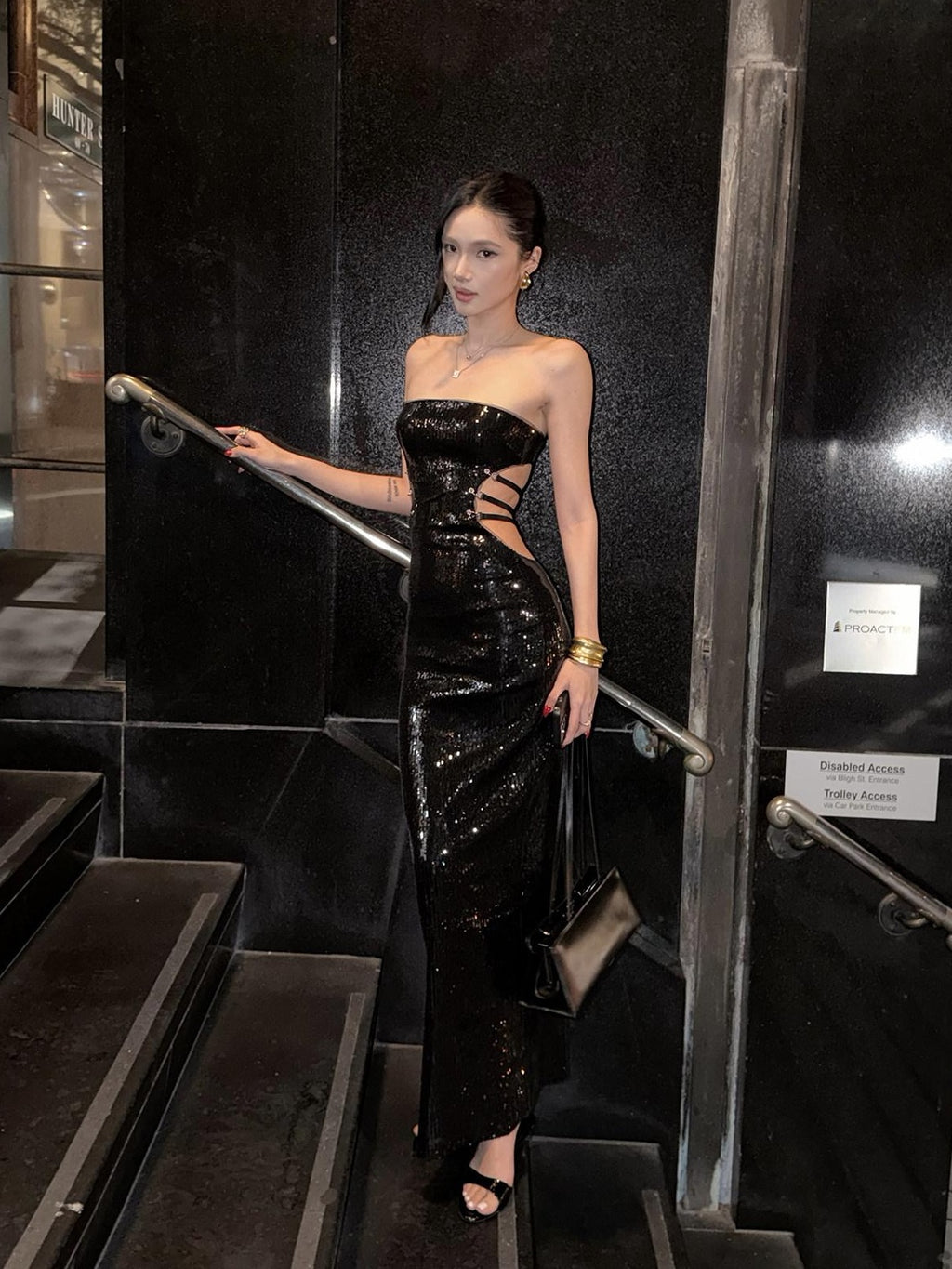rovente Elegant Sequin Strapless Bodycon Women Party Banquet Black Polyester Mini Desses