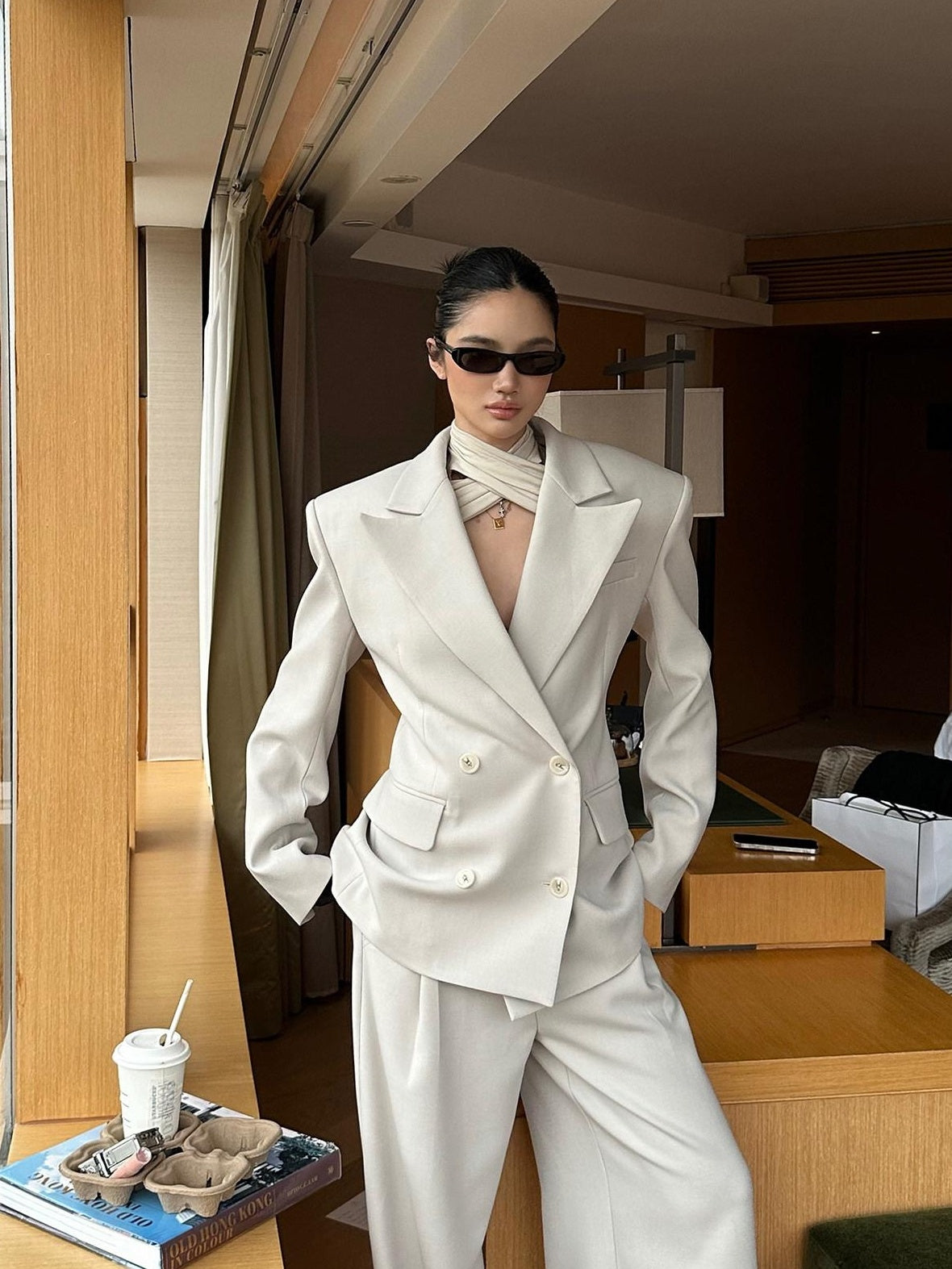 rovente Relaxed Pocket Double Breasted Notch Lapel Women Office White Top & Pants Sets