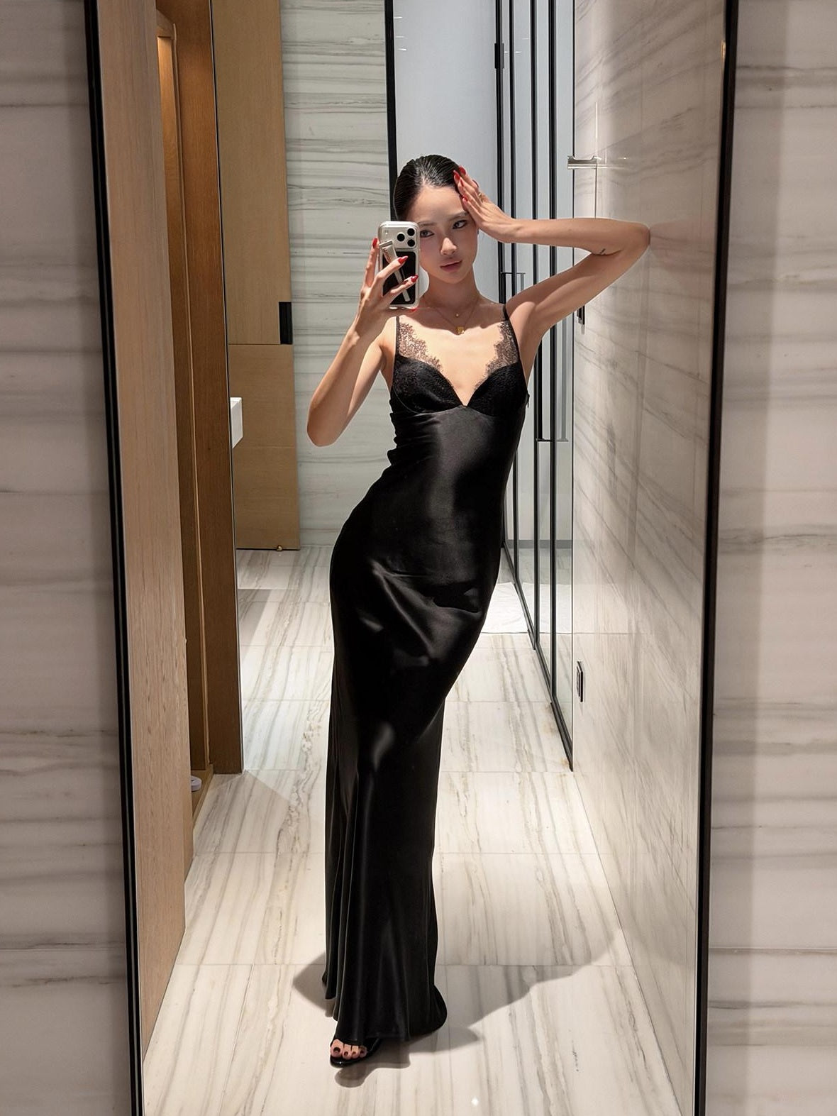 rovente Elegant Lace Slim V-neck Spaghetti Strap Fitted Zipper Acetate Black Maxi Desses