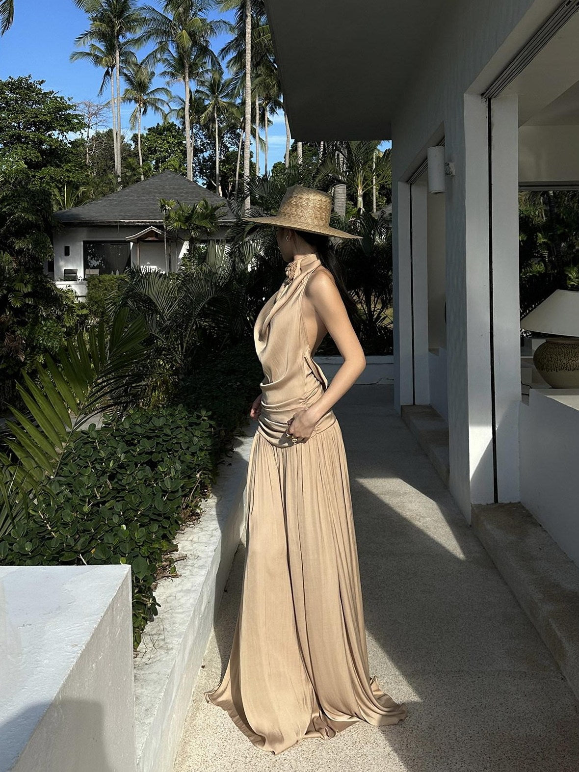 rovente Elegant Halter Neck Slim Fit A Line Solid Polyester Party Travel Maxi Desses