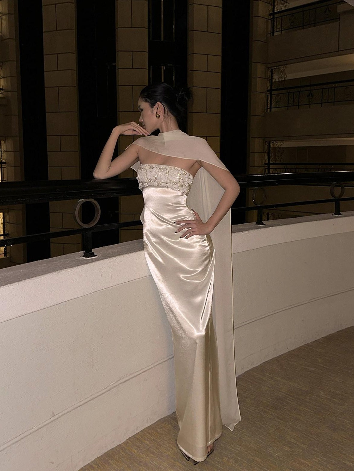 rovente Sparkling Sequin Elegant Fitted Strapless Zipper Evening Party White Maxi Desses