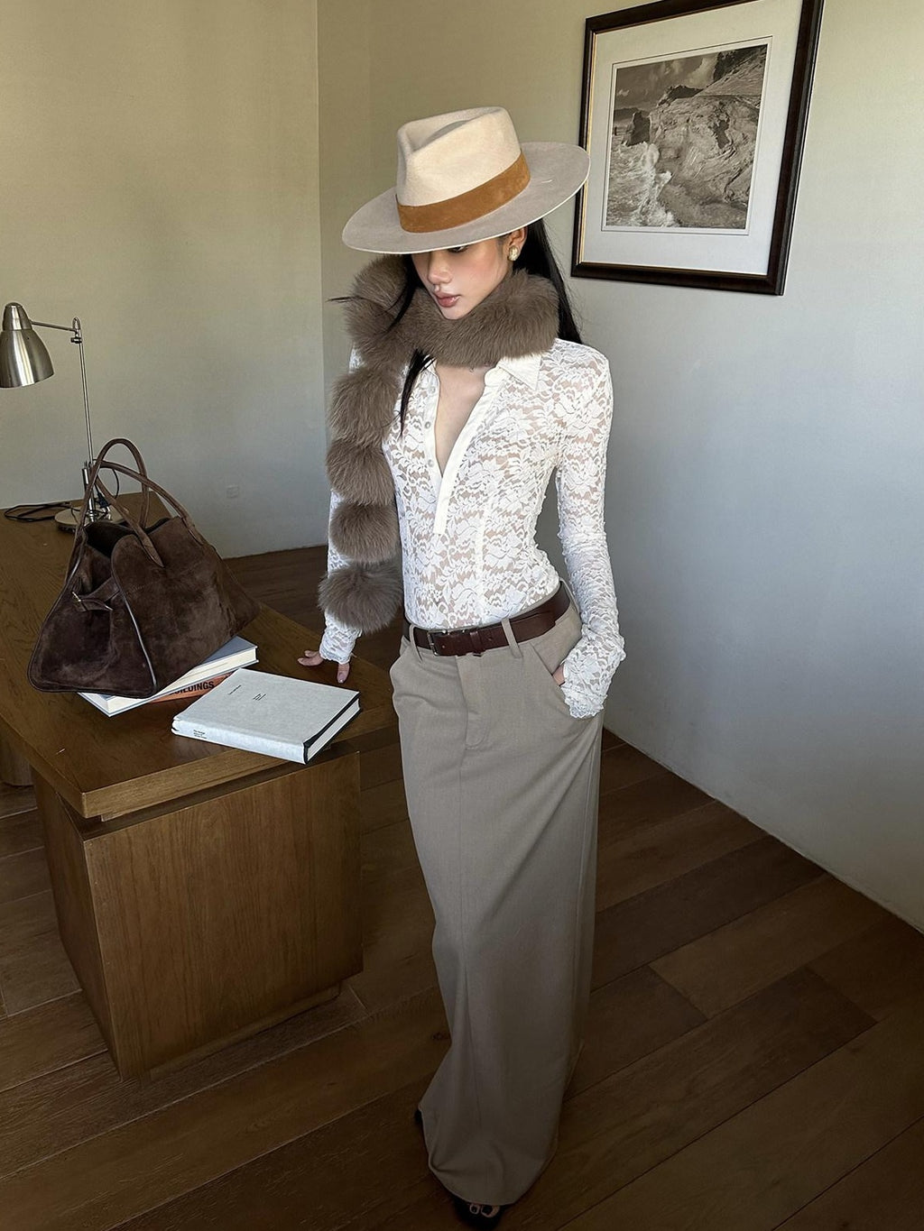 rovente Soft Nylon Spandex Lace Slim Fit V-neck Knit Women Beige Long Sleeve T-Shits