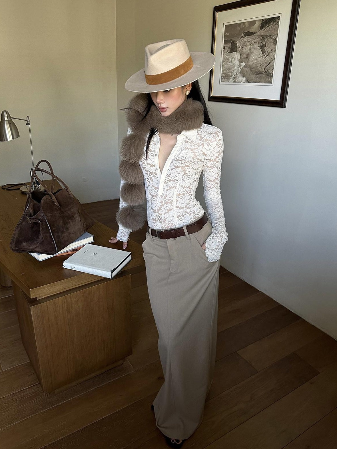 rovente Soft Nylon Spandex Lace Slim Fit V-neck Knit Women Beige Long Sleeve T-Shits