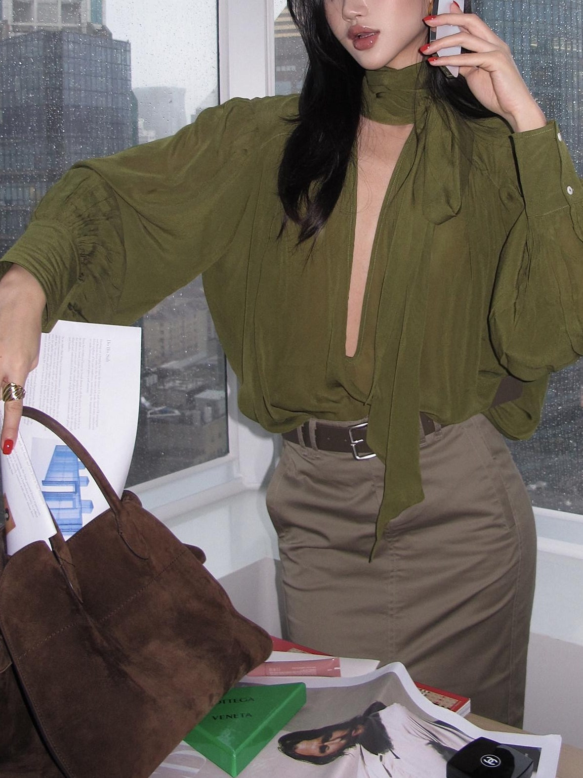 rovente Lightweight Minimal Commuter Loose V-neck Solid Green Pullover Longsleeve Blouses